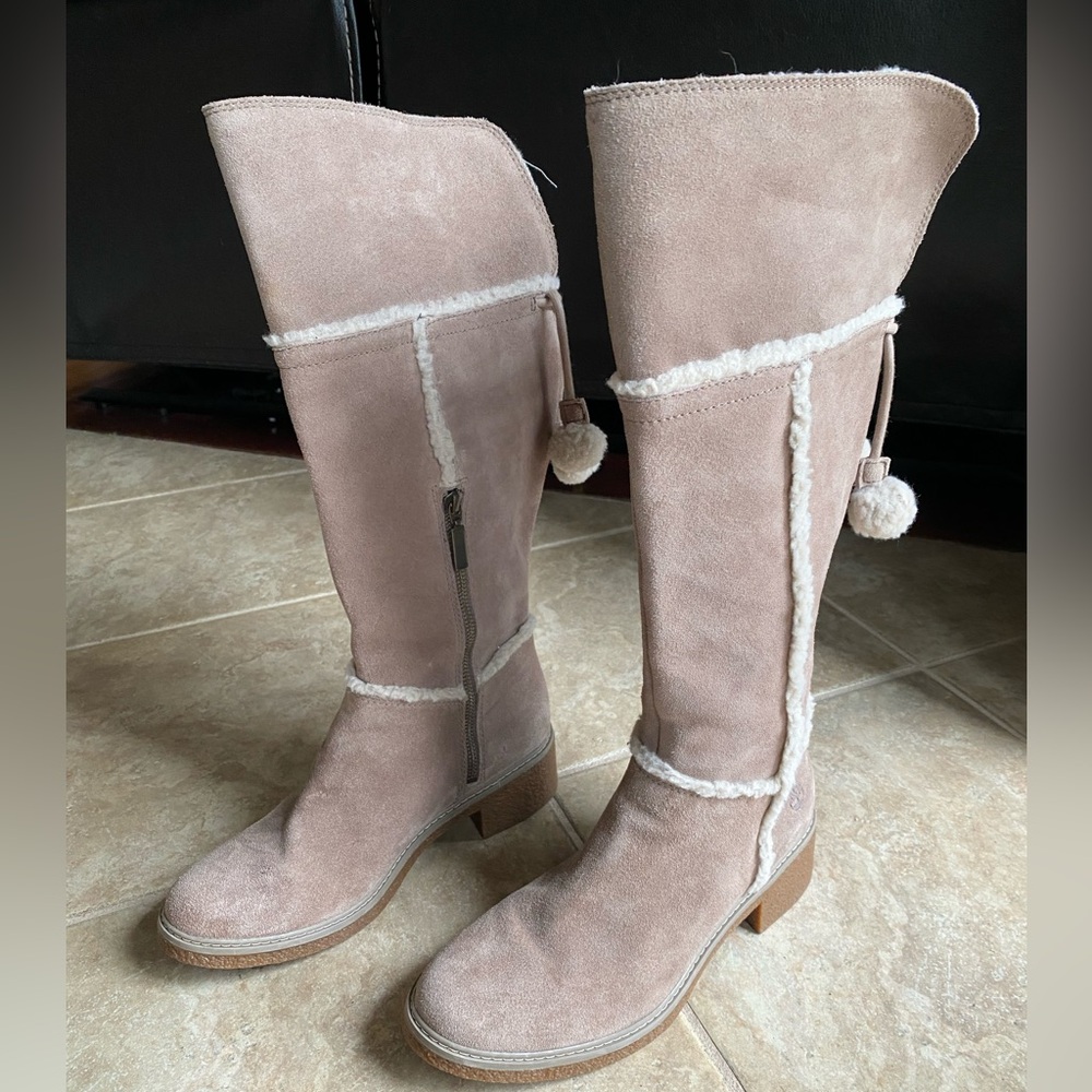 Timberland fleece lined boots w/ Pom poms